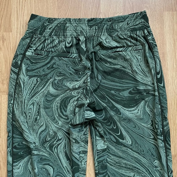 Athleta Brooklyn Jogger Pants Sumi Marble Green 6T 6 Tall - Picture 5 of 9